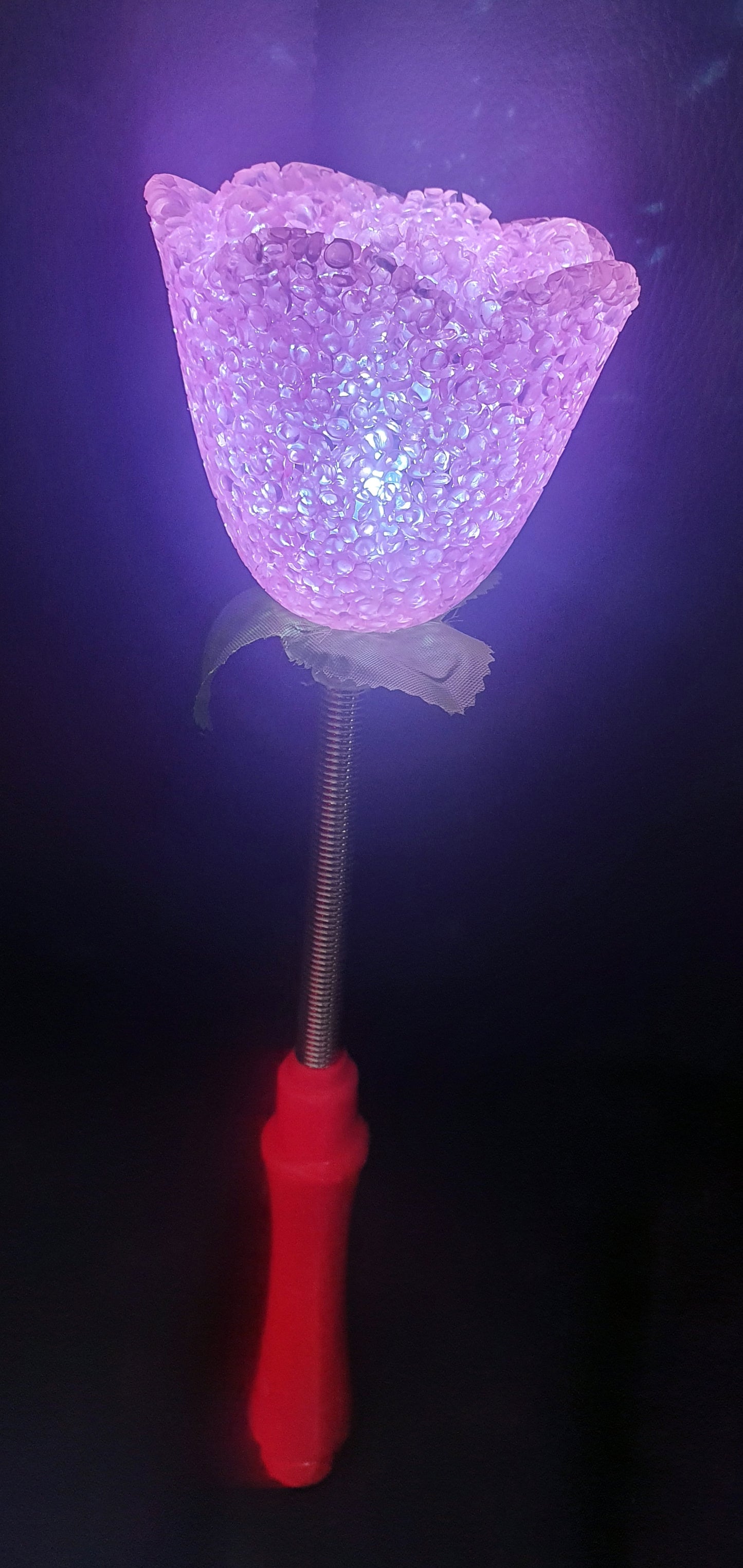 ŚWIECĄCA GWIAZDA NA SPRĘŻYNIE GUMOWE KSZTAŁTY LED 36CM GADŻETY ŚWIECĄCE E1300 EMAJ