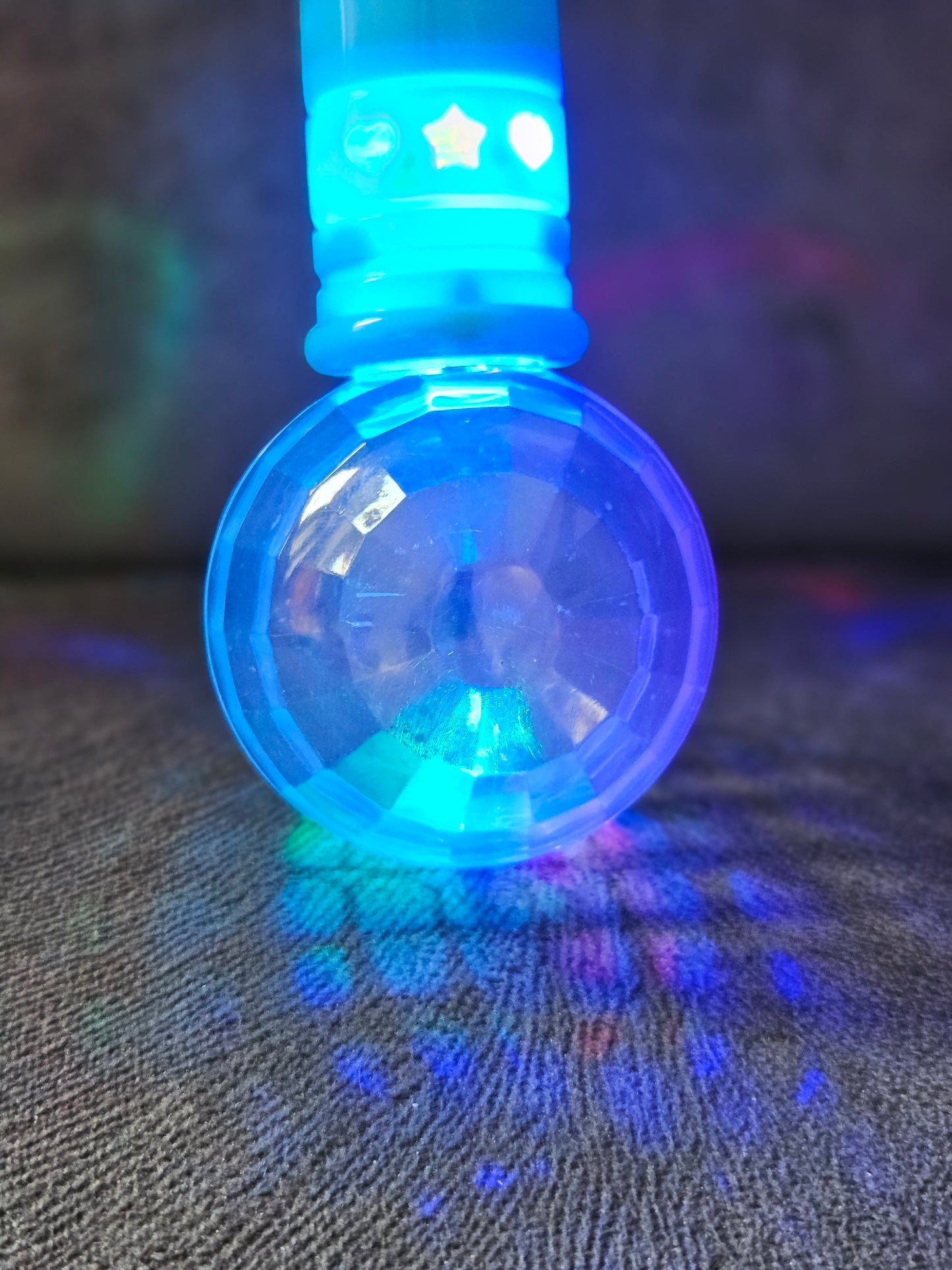 RÓŻDŻKA Z BERŁEM 50CM GWIAZDA PIĘKNY BLASK GWIAZDKI Z KULĄ DISCO ŚWIECĄCE GADŻETY E1506