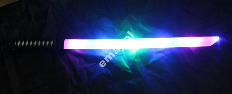 MIECZ ŚWIETLNY WIELOKOLOROWY Z DŹWIEKIEM ŚWIECĄCE GADŻETY 69CM E1648 EMAJ