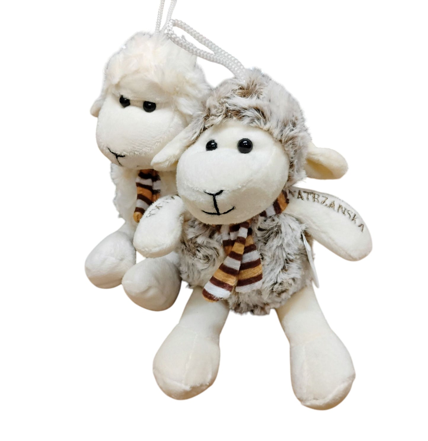 OWIECZKA W SZALICZKU Z NAPISEM MIEJSCOWOŚCI MASKOTKA OWCA BARANEK 15 CM E0382 EMAJ