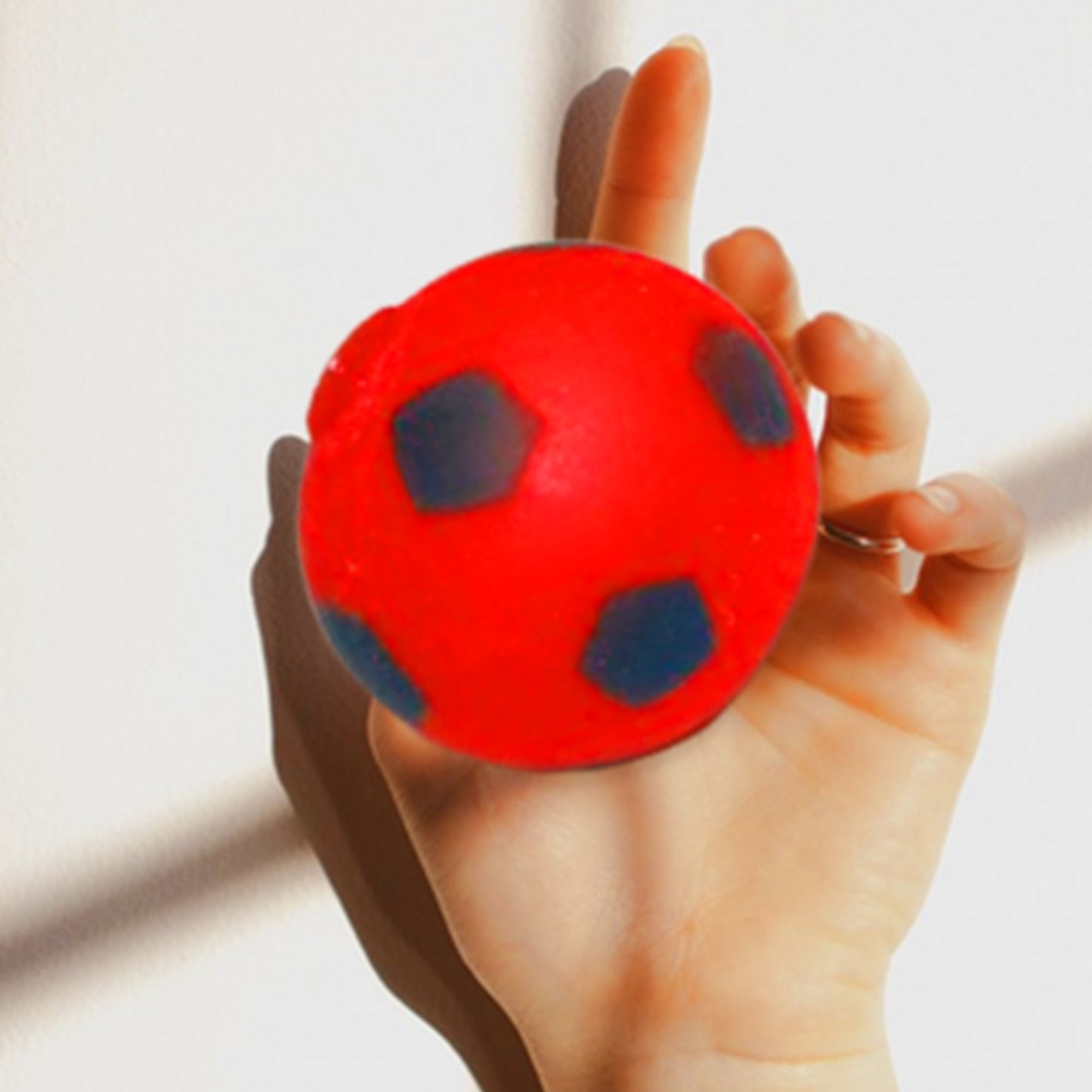 GNIOTEK PIŁKA ANTYSTRESOWA DO ŚCISKANIA 6CM KOLORY E1106 EMAJ