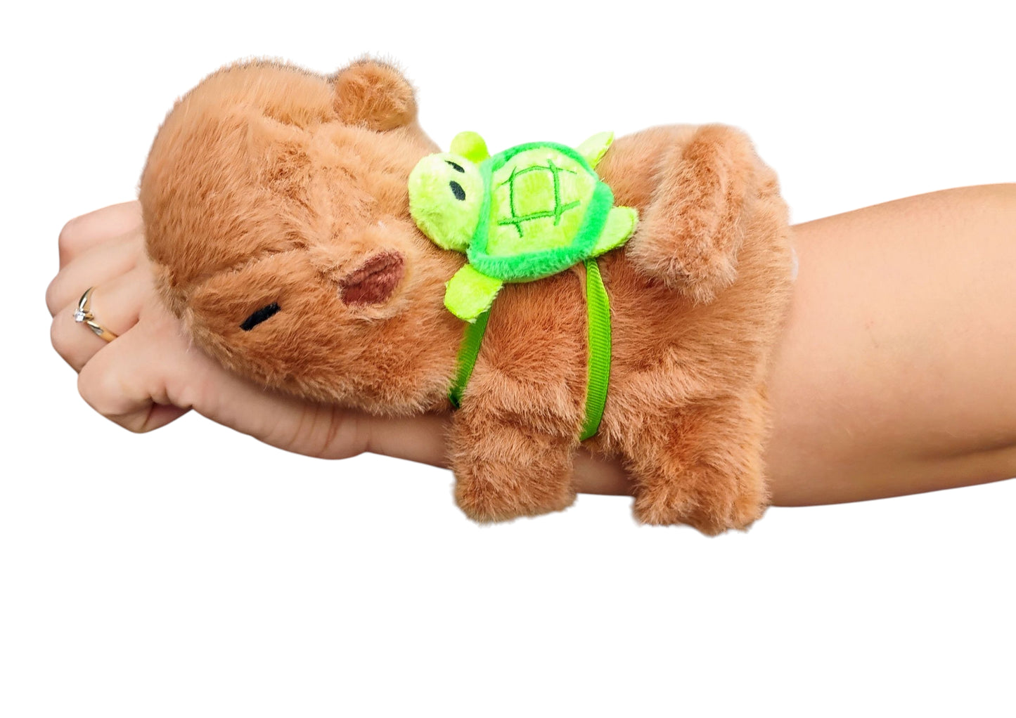 MASKOTKA NA RĘKĘ KAPIBARA Z WIBRUJĄCYM ZAKRĘCONYM OGONKIEM 17CM E2767 EMAJ