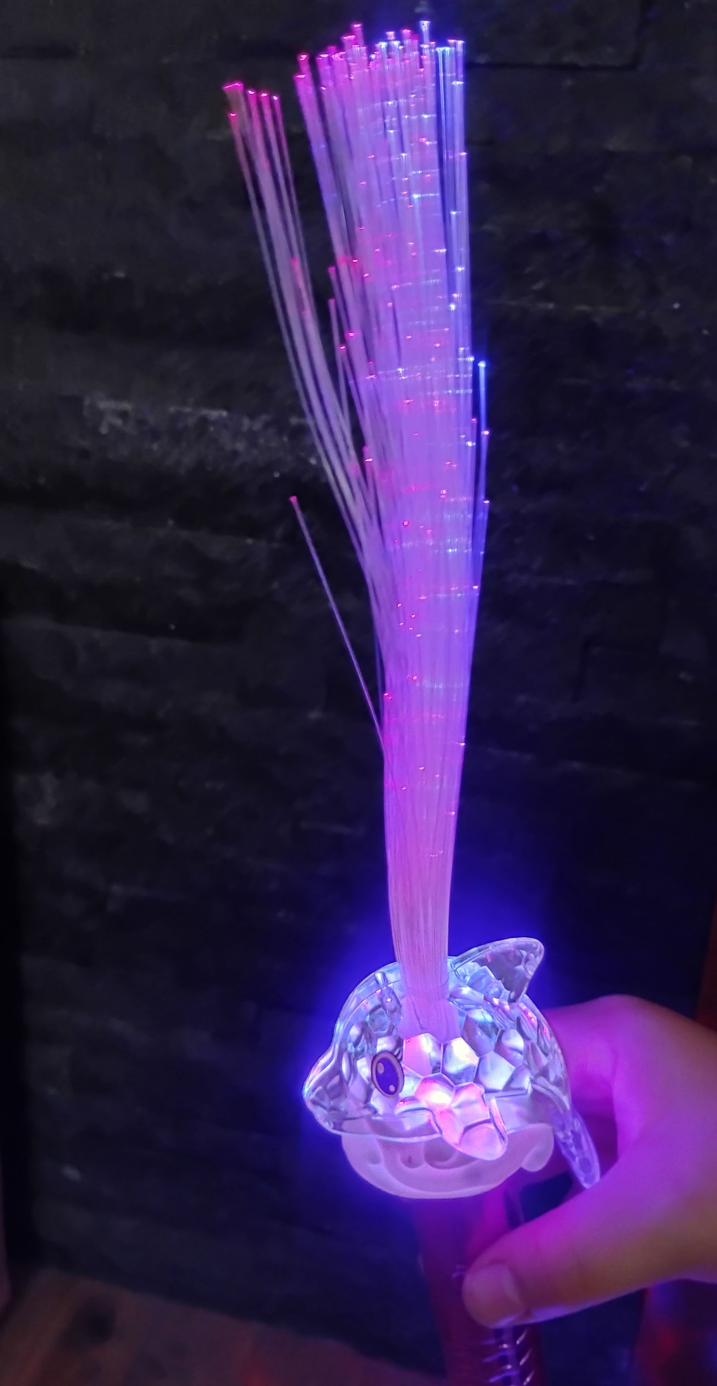 RÓŻDŻKA ŚWIECĄCA LED DELFINEK 3 KOLORY + TRYBY ŚWIATŁA + BATERIE 40cm E2500 EMAJ